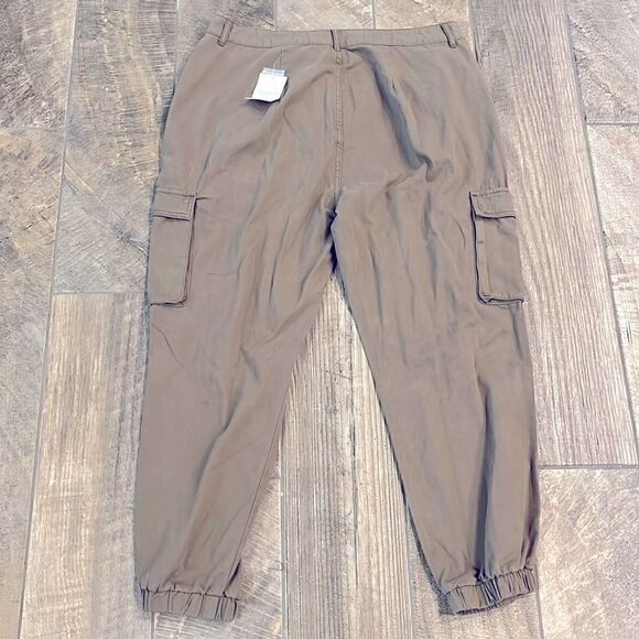 NWT Forever 21 khaki olive green distressed cargo baggy pants - Picture 2 of 2